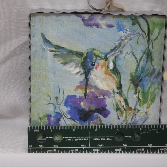 The Round Top Collection’s Brand New 6” square tin framed Hummingbird Art Tile - Picture 3 of 8